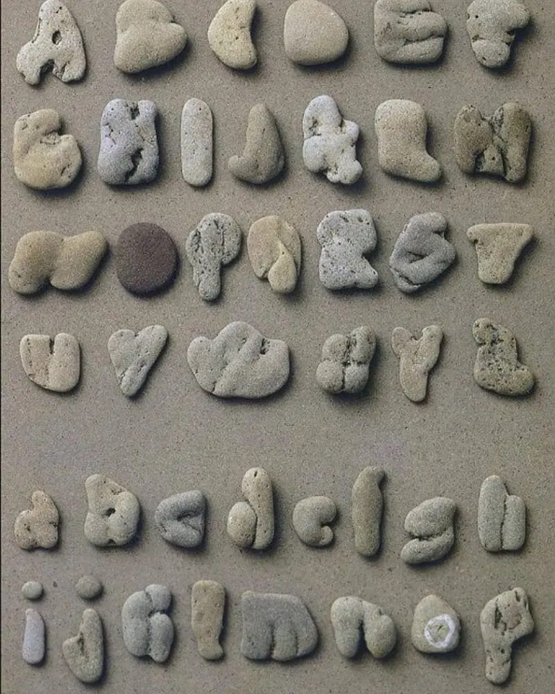 20 Collections Impressionnantes Dont Vous n'Auriez Jamais Imaginé l'Existence - Pierres Alphabétiques