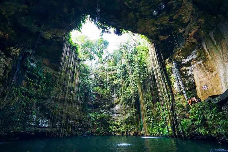 Die schönsten Naturschauplätze der Welt - Die Cenote Ik Kil in Mexiko